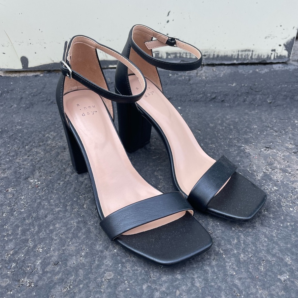 NWOT Target Heels